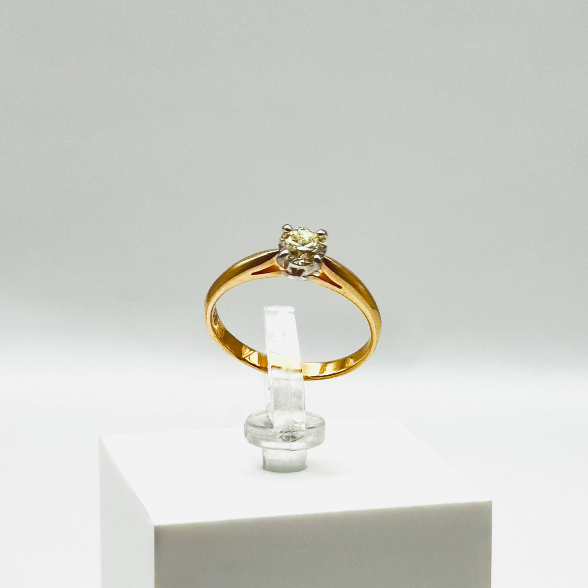 Кольцо помолвочное с бриллиантом ГАЛЕРЕЯ ЭКСКЛЮЗИВА 4515098