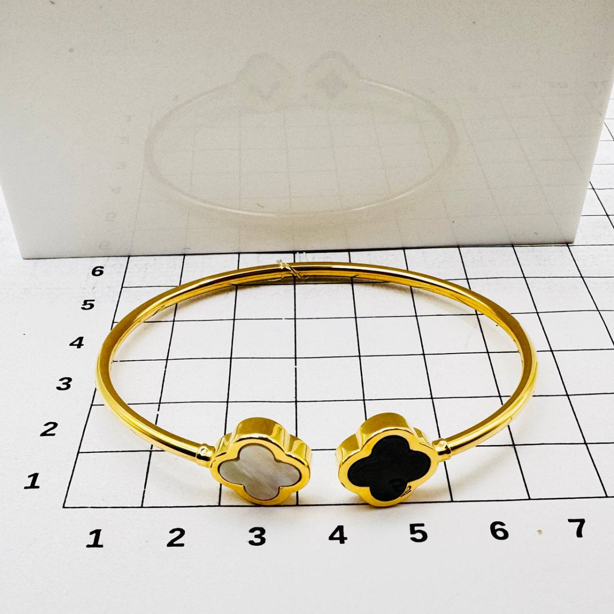 Браслет жесткий из золота BERGER л070030