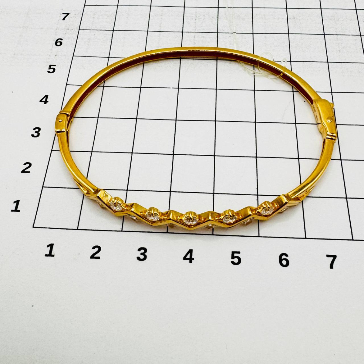 Браслет жесткий из золота CORONA бр4987