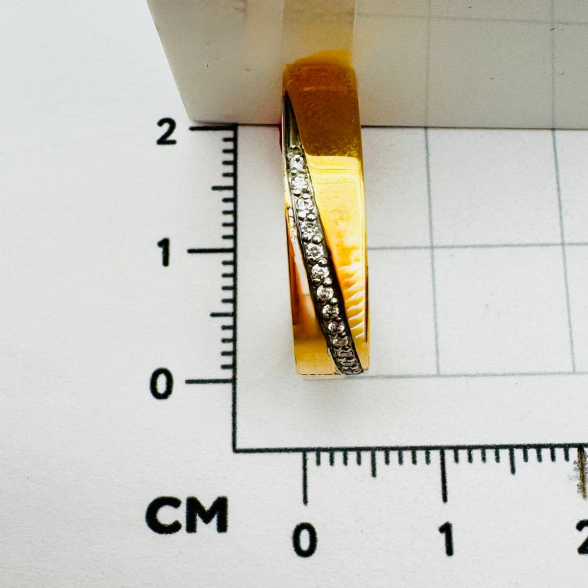 Кольцо обручальное с бриллиантом из красного золота АЛЬКОР 12237-100