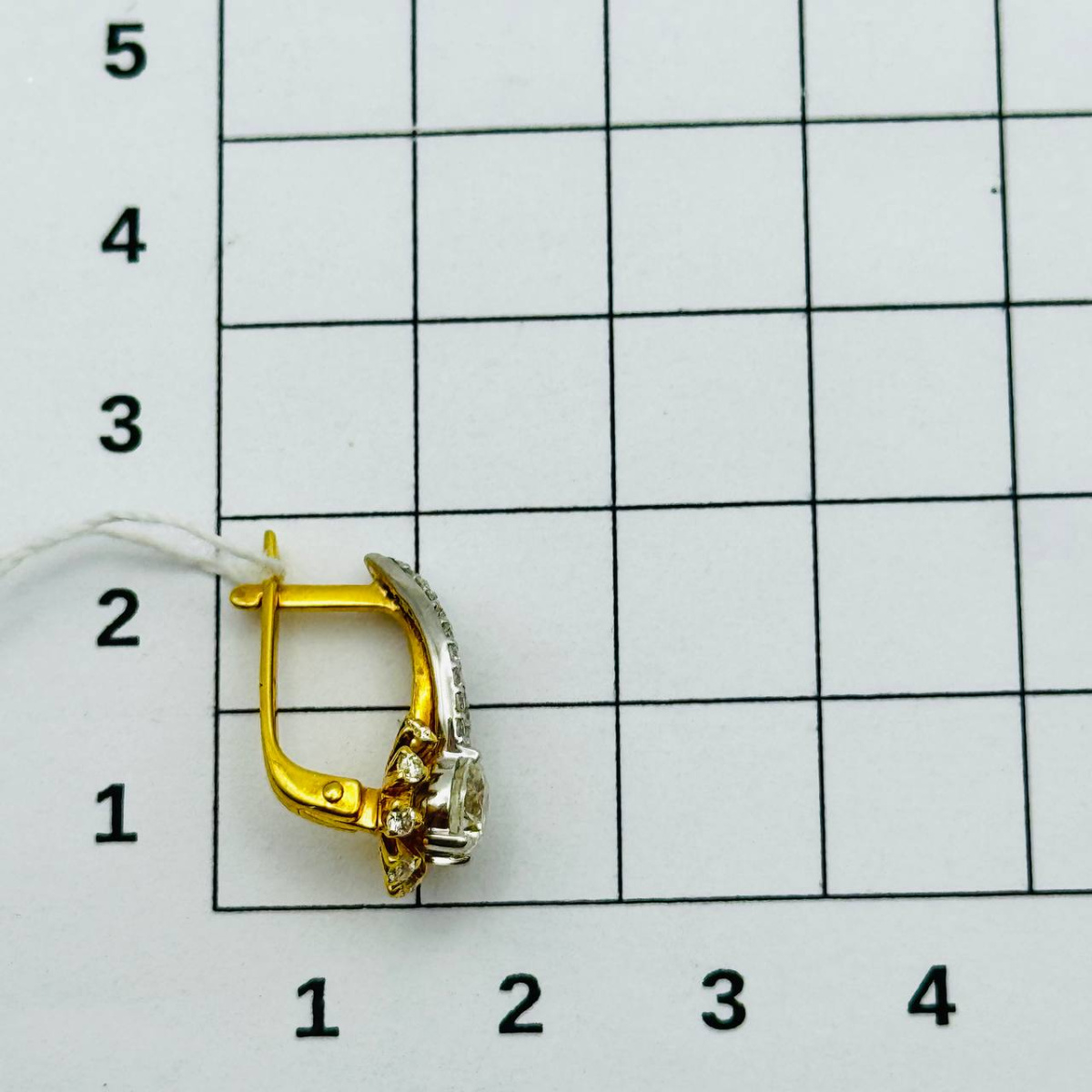 Серьги с бриллиантом 23010120589А