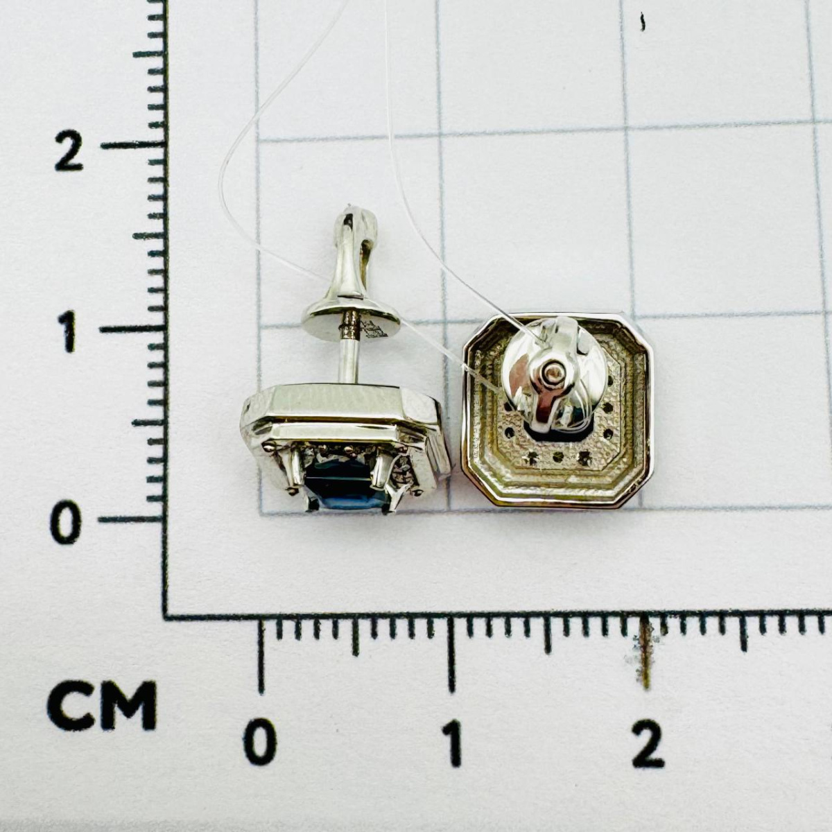 Серьги пуссеты с бриллиантом 04-0075-1202