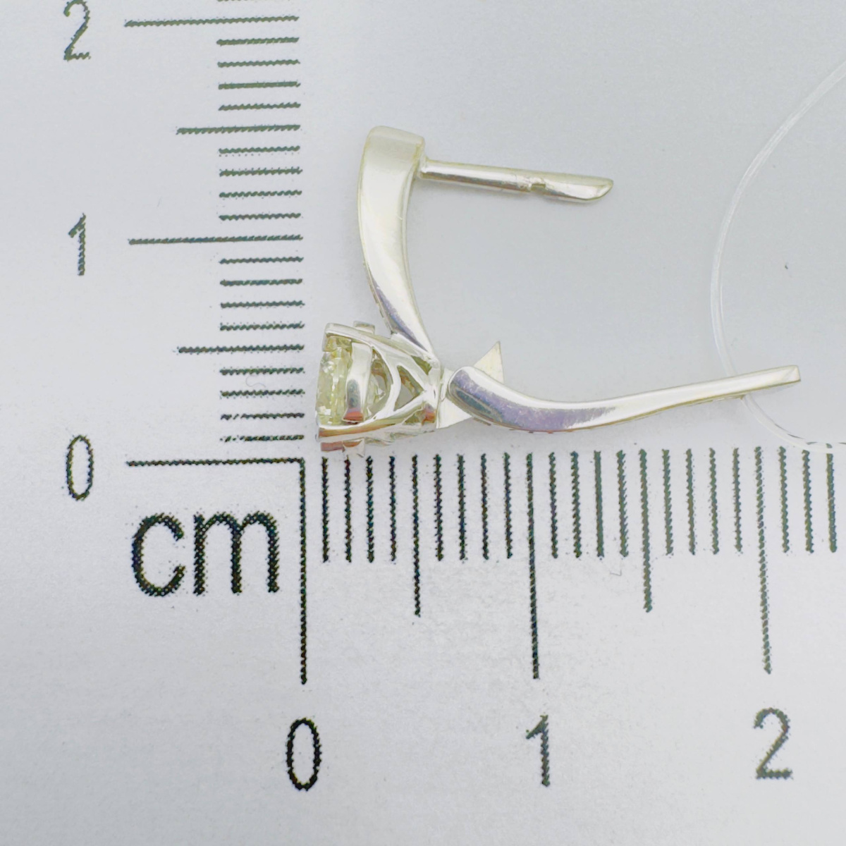 Серьги с бриллиантом ГАЛЕРЕЯ ЭКСКЛЮЗИВА 4570358d