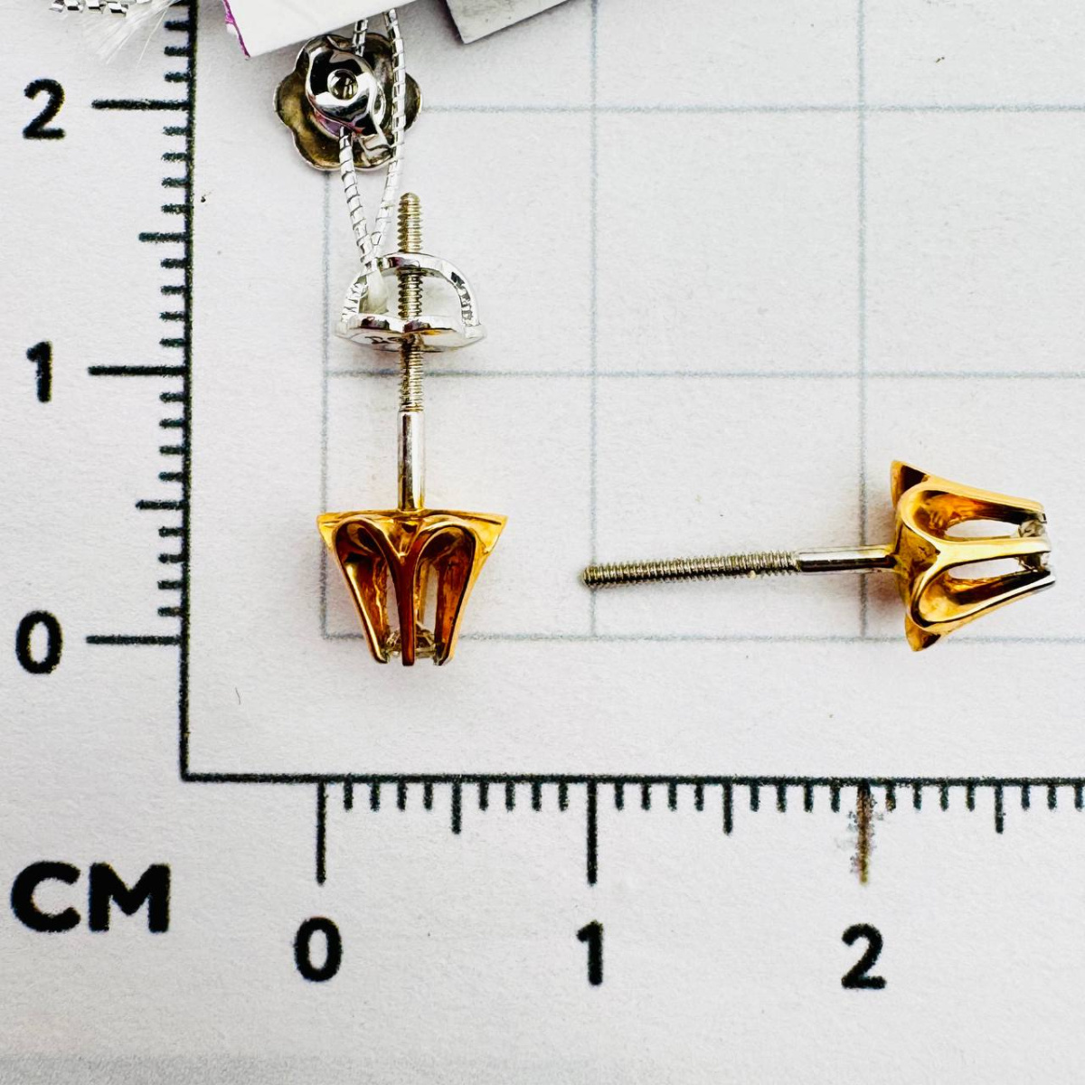 Серьги пуссеты с бриллиантом Бриант ER3068D