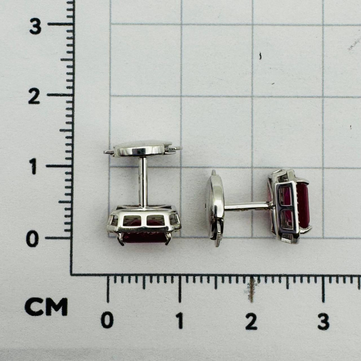 Серьги пуссеты с бриллиантом SOKOLOV 4020786-3