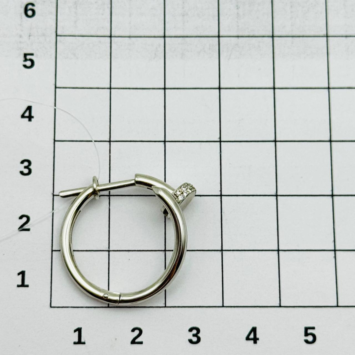 Серьги с бриллиантом grigoriev 02-12-0592-11-00